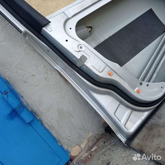 Дверь передняя левая мерседес w204