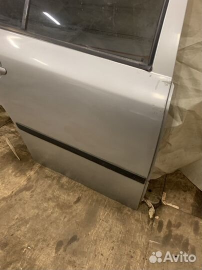 Задняя дверь skoda octavia