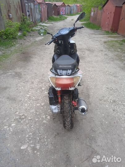 Скутер (50) 150 кубов