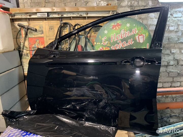 Водительская дверь Toyota Camry 70 2019