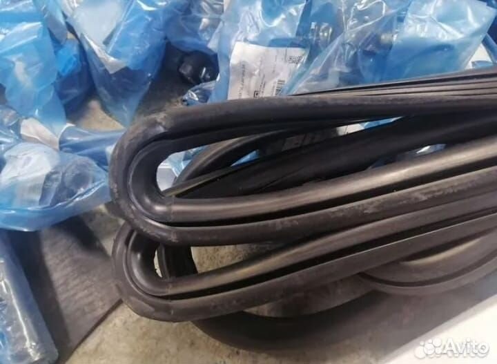 Уплотнитель Урал лобового стекла бескапотники