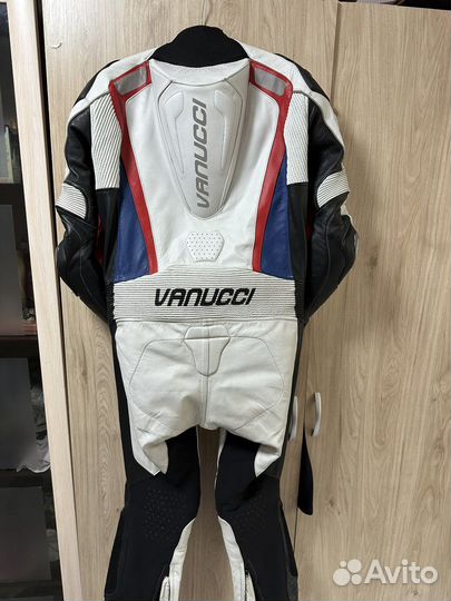 Мотокомбинезон кожаный vanucci