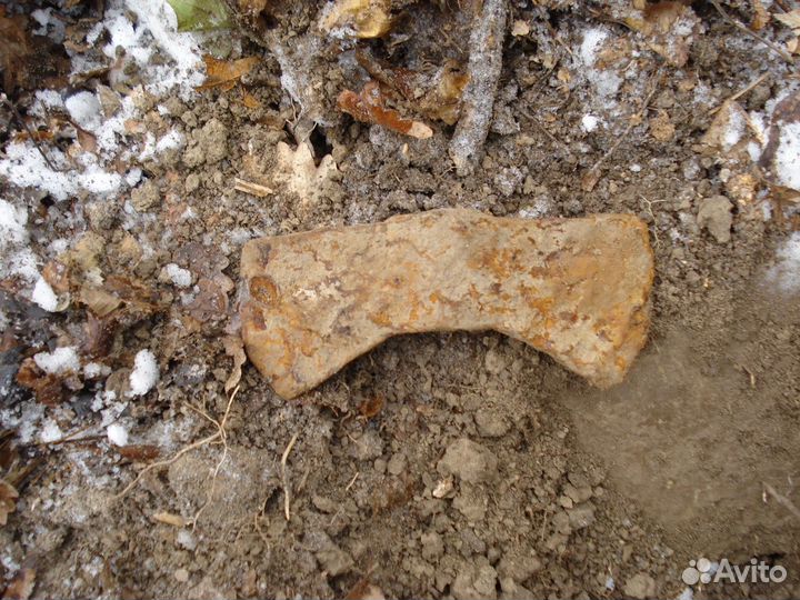 Топор старинный