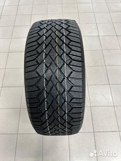 Continental ContiVikingContact 7 235/45 R18 98T