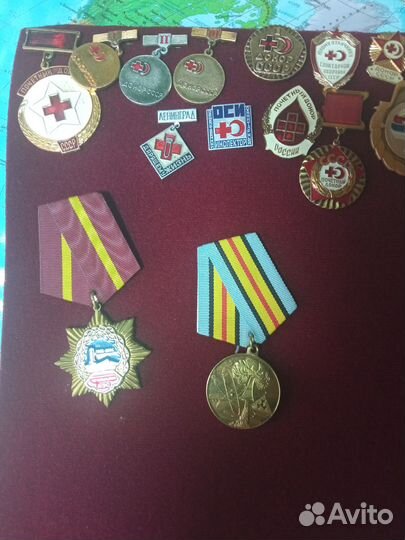 Нагрудные знаки СССР