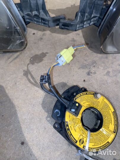 Шлейф-лента подушки безопасности подрулевой Nissan