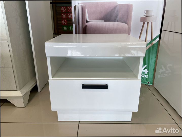 Тумба прикроватная