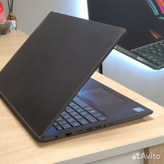 Ноутбук Lenovo Full HD/Ram 8gb/SSD 128gb+HDD 1000
