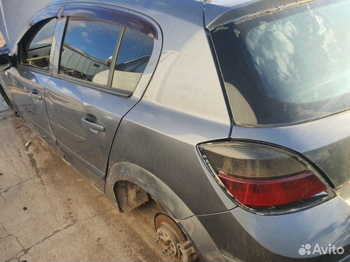 Задние крылья заднее Opel Astra H хэтчбек Z13DTH