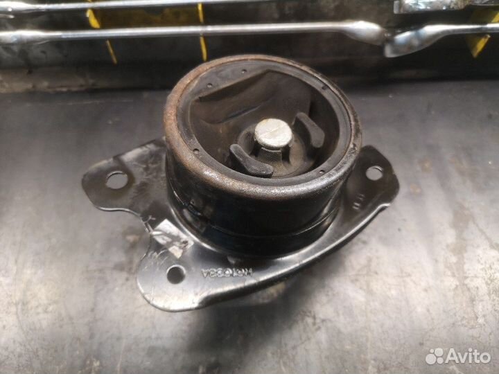 Подушка МКПП 2.2 дизель Антара Каптива