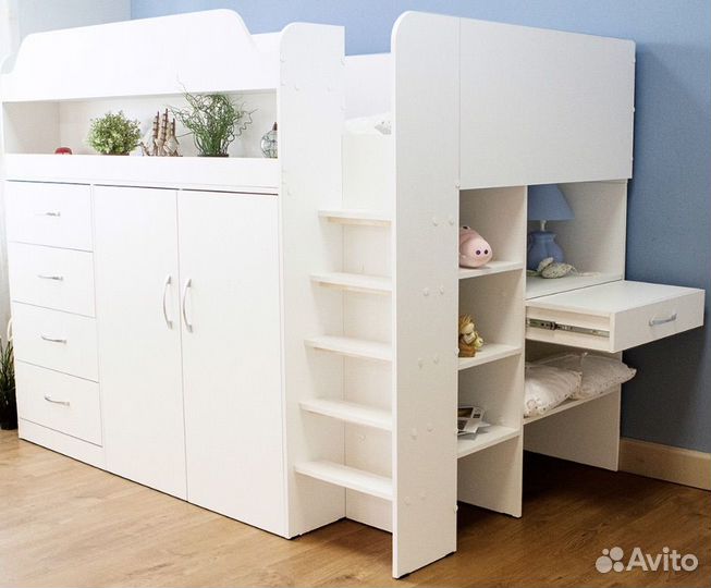 Кровать чердак со столом и шкафом