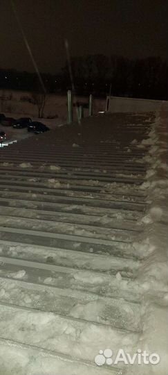 Уборка снега с крыши Чистка снега