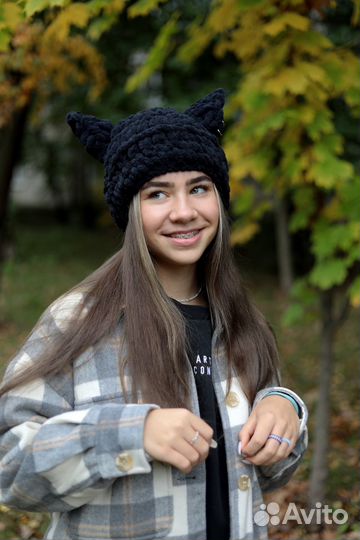 Шапка черная вязаная вручную с ушами кот котик