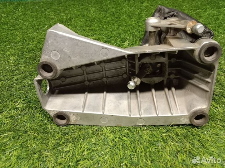 В наличии: Кулиса кпп Volvo C70