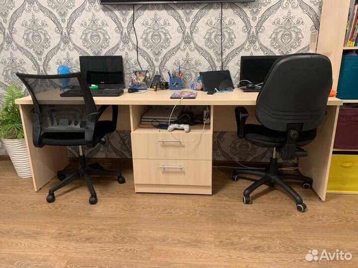 Письменный стол