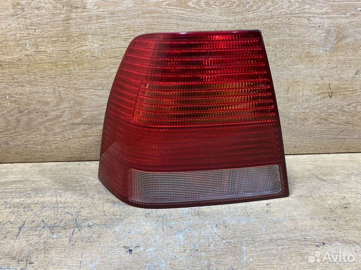 Фонарь задний левый Volkswagen Bora Арт. 111295