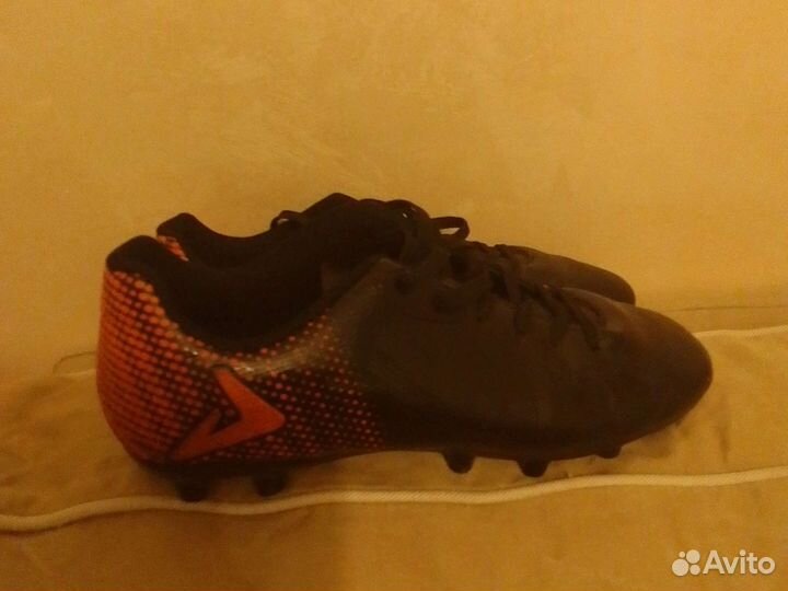 Футбольные бутсы 38 размер новые