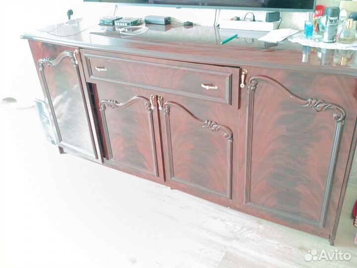 Тумба с зеркалом