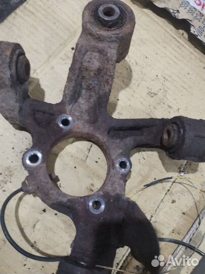 Кулак задний Suzuki Grand Vitara 2 2009