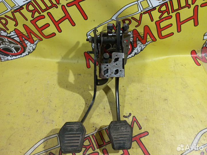 Блок педалей Ford Focus 1 I седан 1.8 2002