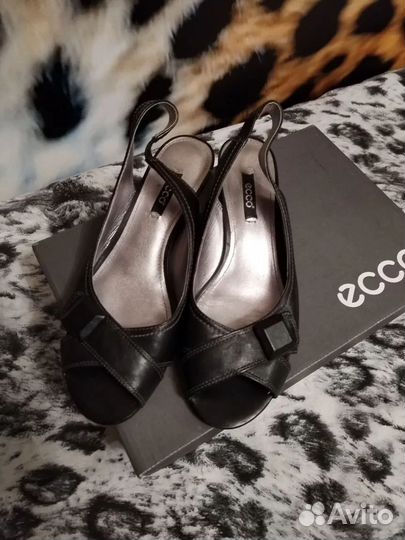 Босоножки Ecco 38