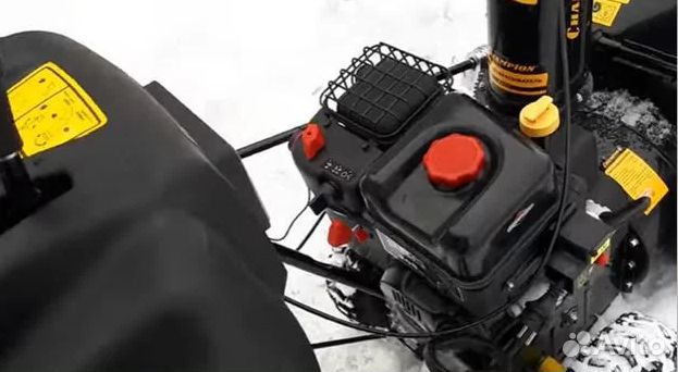 Снегоуборщик champion 656BS ST