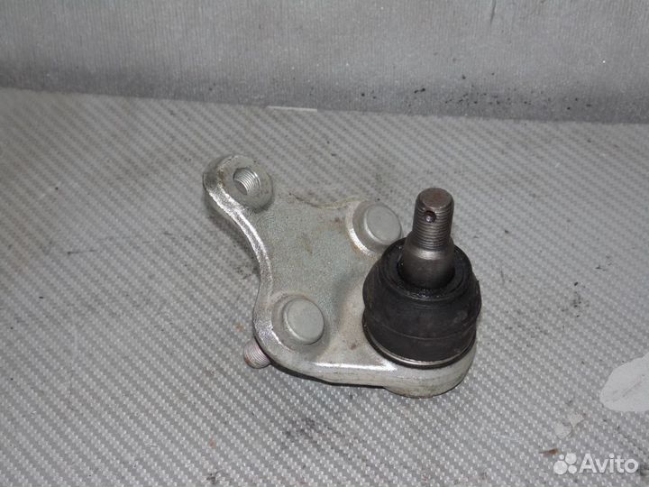 Нижняя шаровая Тойота Лексус