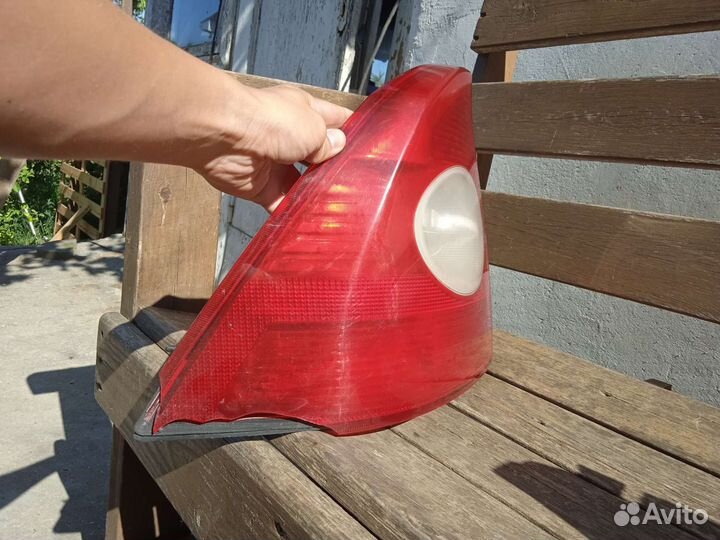 Задние фонари Ford Focus 2