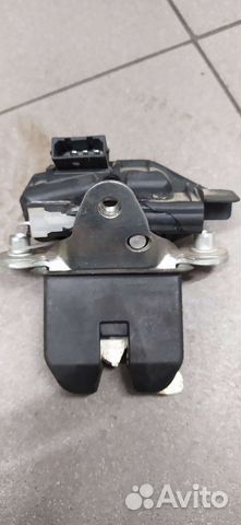 Замок багажника skoda fabia 2