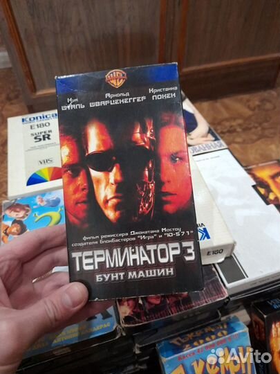 Видеокассеты формата VHS (90 штук)