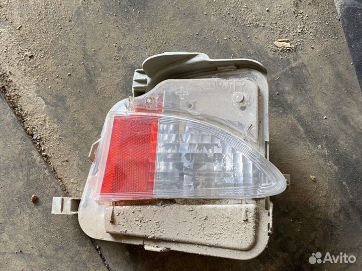 Отражатель бампера Toyota Ractis