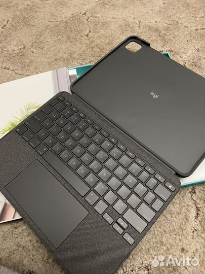 Logitech Combo Touch (iPad Pro 11) (новый)
