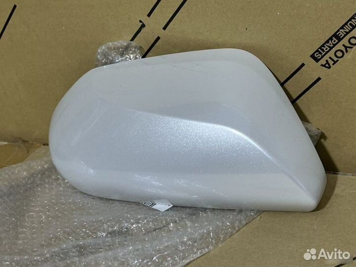 Крышка зеркала правая Toyota Camry V70