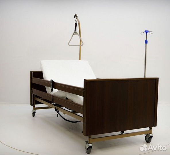 Медицинская кровать для лежачих больных