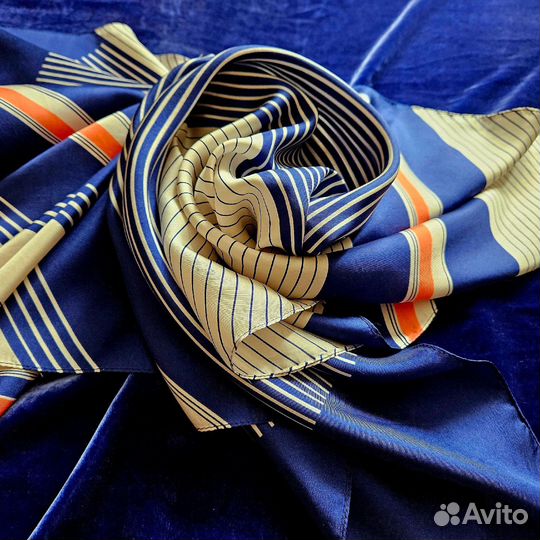 Винтажный шелковый платок сине-белый 1970е годы