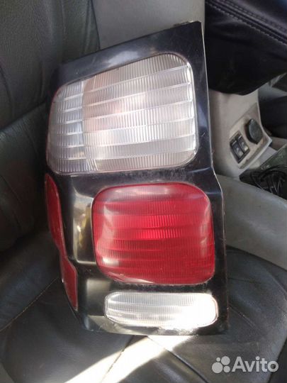 Фонари задние Mitsubishi Pajero Sport 1