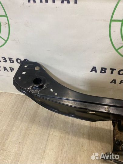 Рамка радиатора верхняя Mitsubishi Outlander CW5W