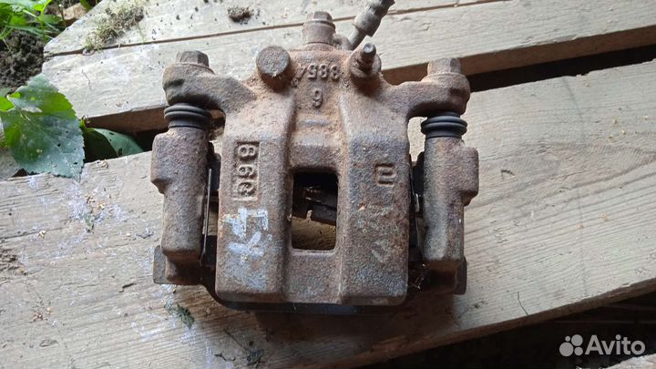 Суппорт задний Infiniti ex qx50