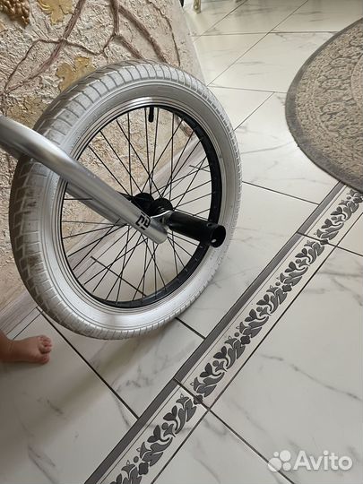 Трюковой велосипед bmx серебристый