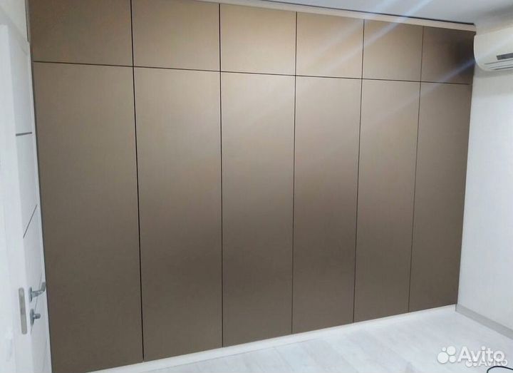 Шкаф распашной на заказ. Доставка и сборка