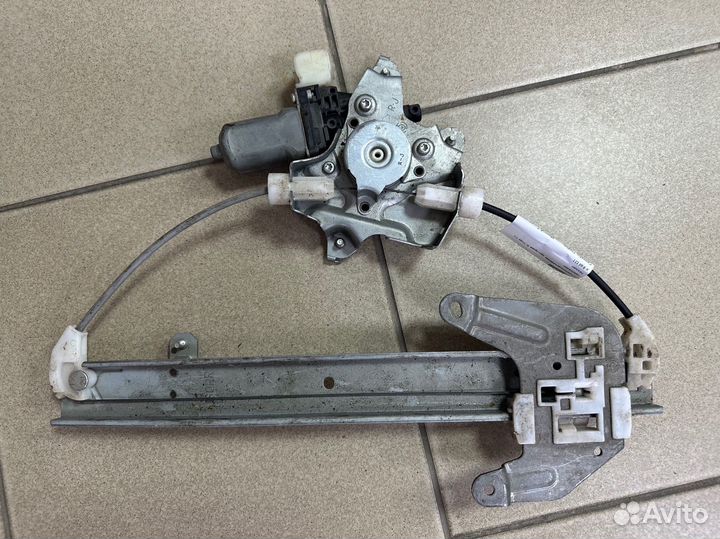 Стеклоподъемник задний правый Nissan X-trail T31