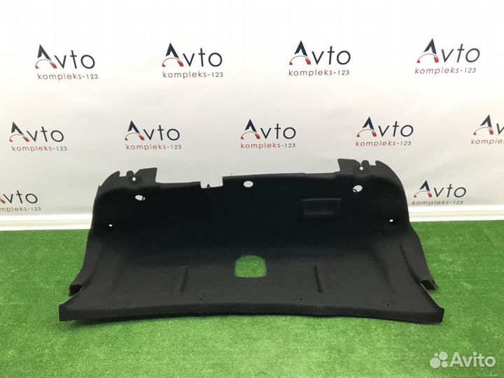 Обшивка крышки багажника Mercedes-Benz E-350 W212