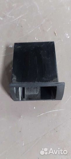 Пепельница на Mercedes w204