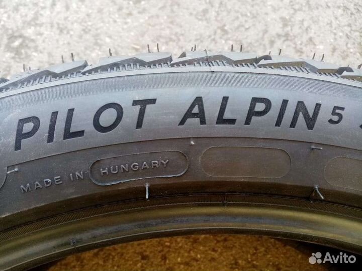 Michelin Pilot Alpin 5 SUV 285/40 R22 110V