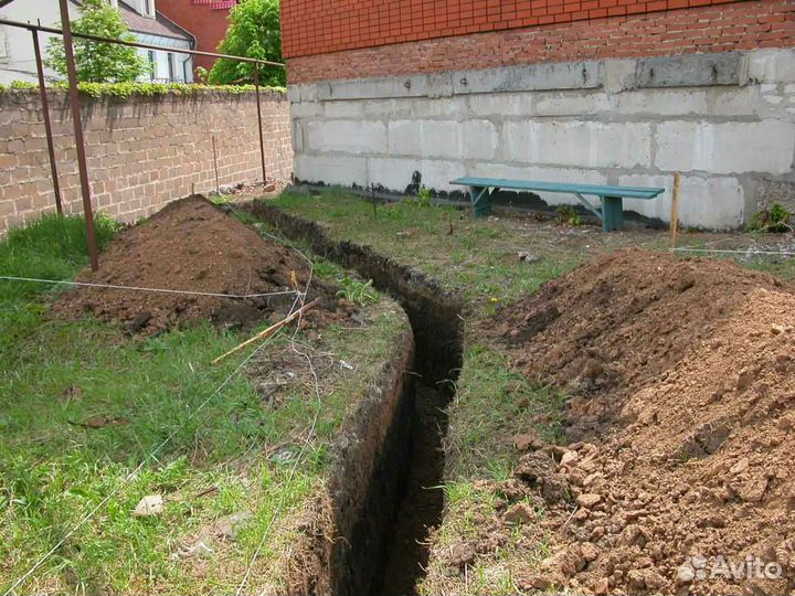 Копка траншей вручную