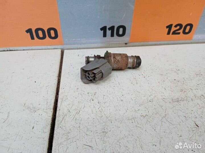 Форсунка топливная Toyota Rav4 XA10 2.0 1997