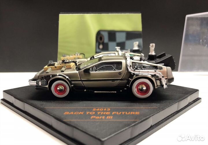 Модель автомобиля DeLorean DMC-12 1:43 Vitesse