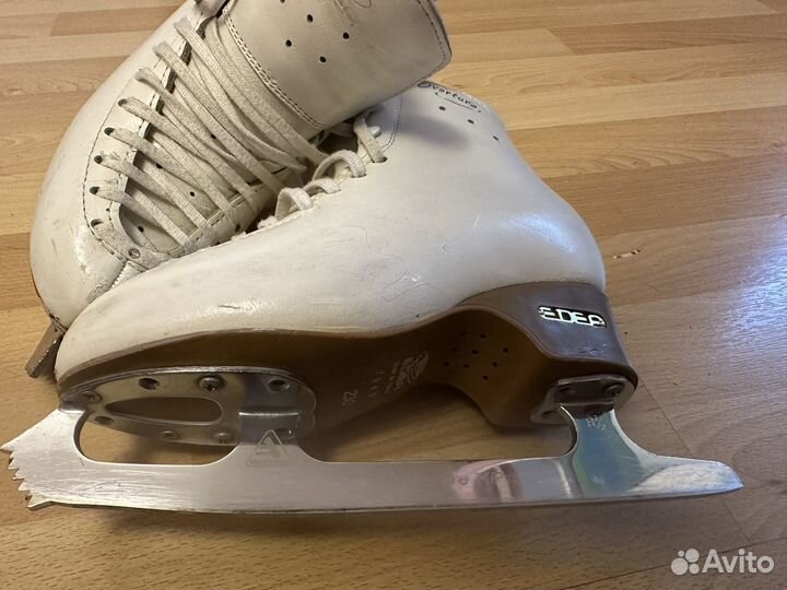 Фигурные коньки edea 23