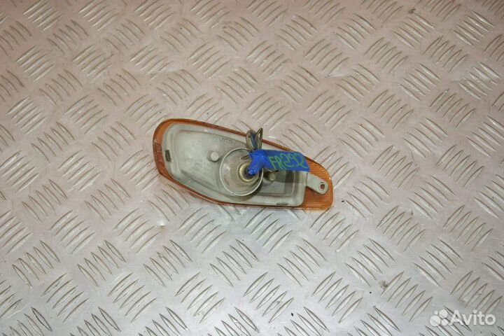 Поворотник передний правый Kawasaki ZZR400-2