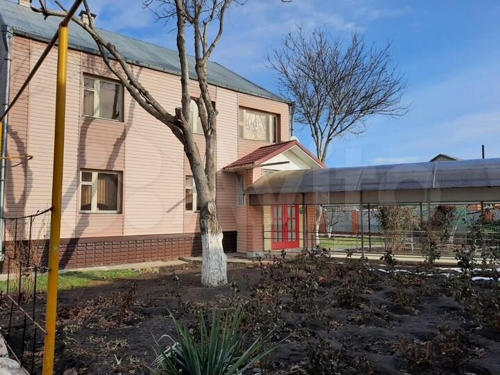 Дом 271 м² на участке 14 сот.